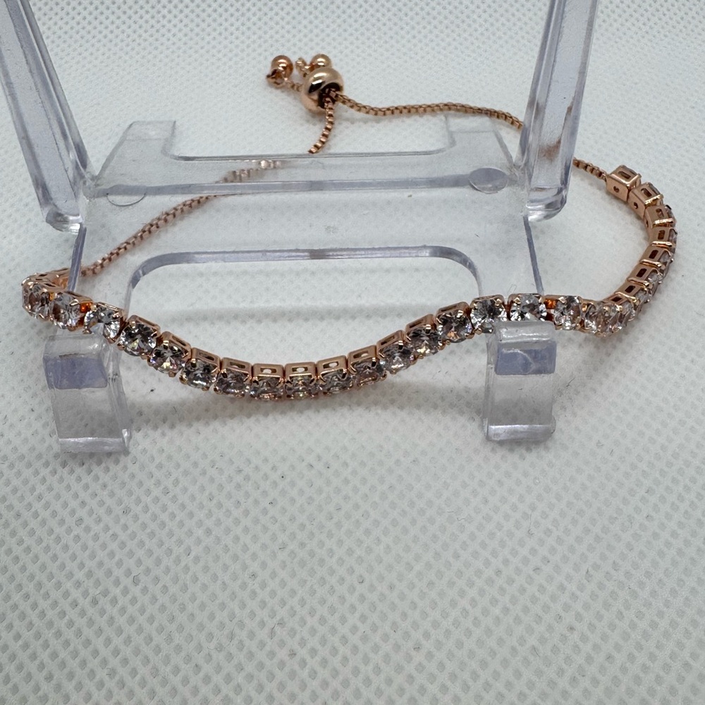 Elegant Rose Gold Bracelet with Clear Stones